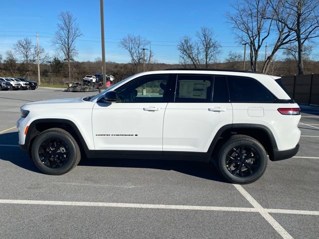New 2025 Jeep Grand Cherokee Altitude AWD/4WD image 4