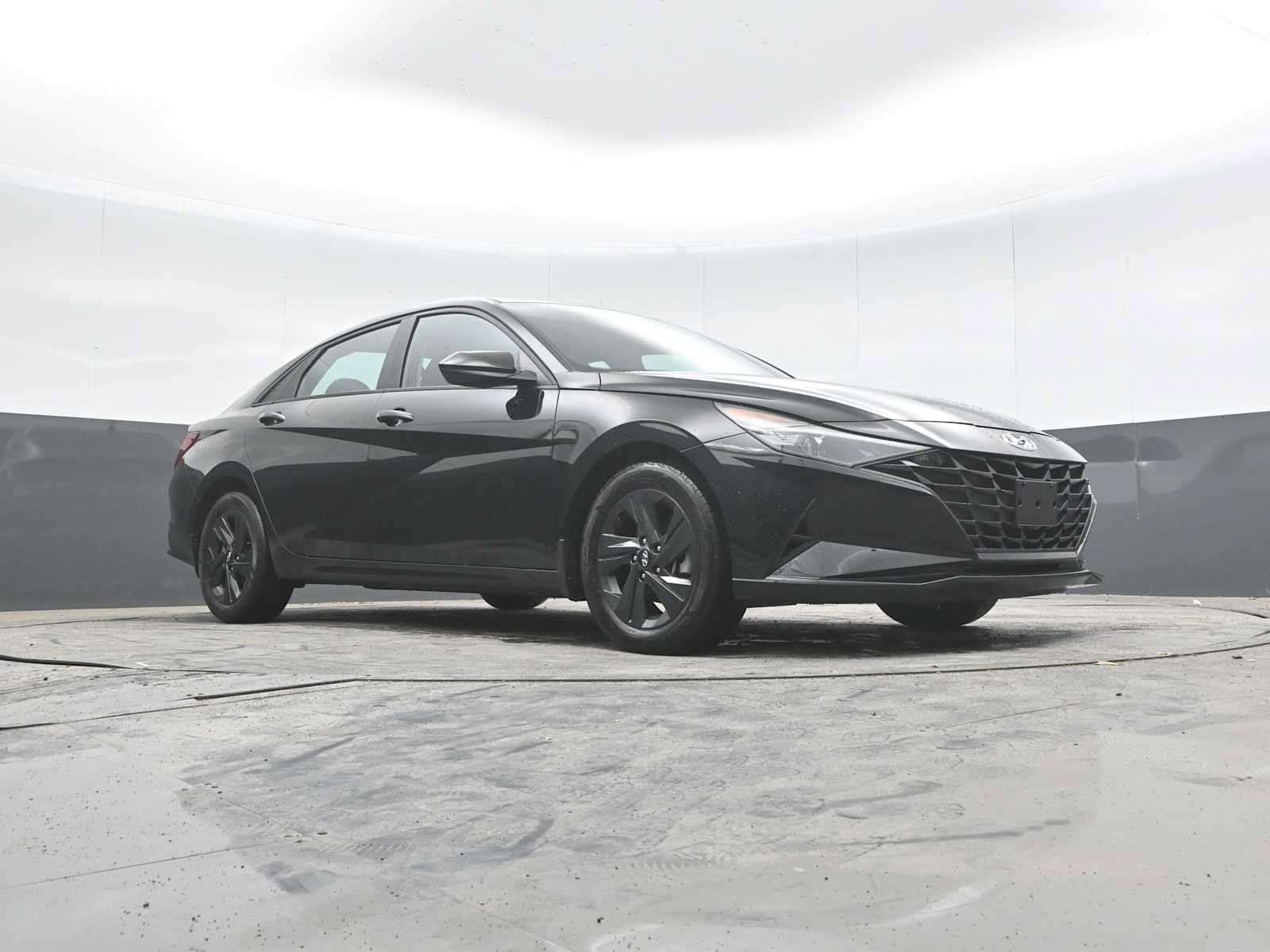 Used 2023 Hyundai Elantra SEL FWD image 43