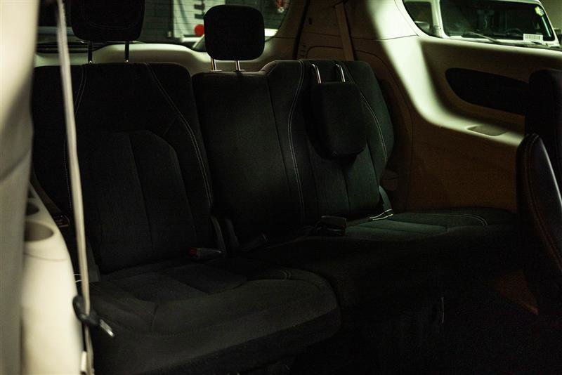 Used 2023 Chrysler Voyager LX image 11