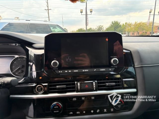 Used 2022 Nissan Pathfinder S FWD image 7