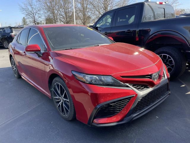 Used 2023 Toyota Camry SE image 5