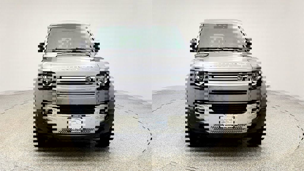 Used 2023 Land Rover Defender 130 S image 2