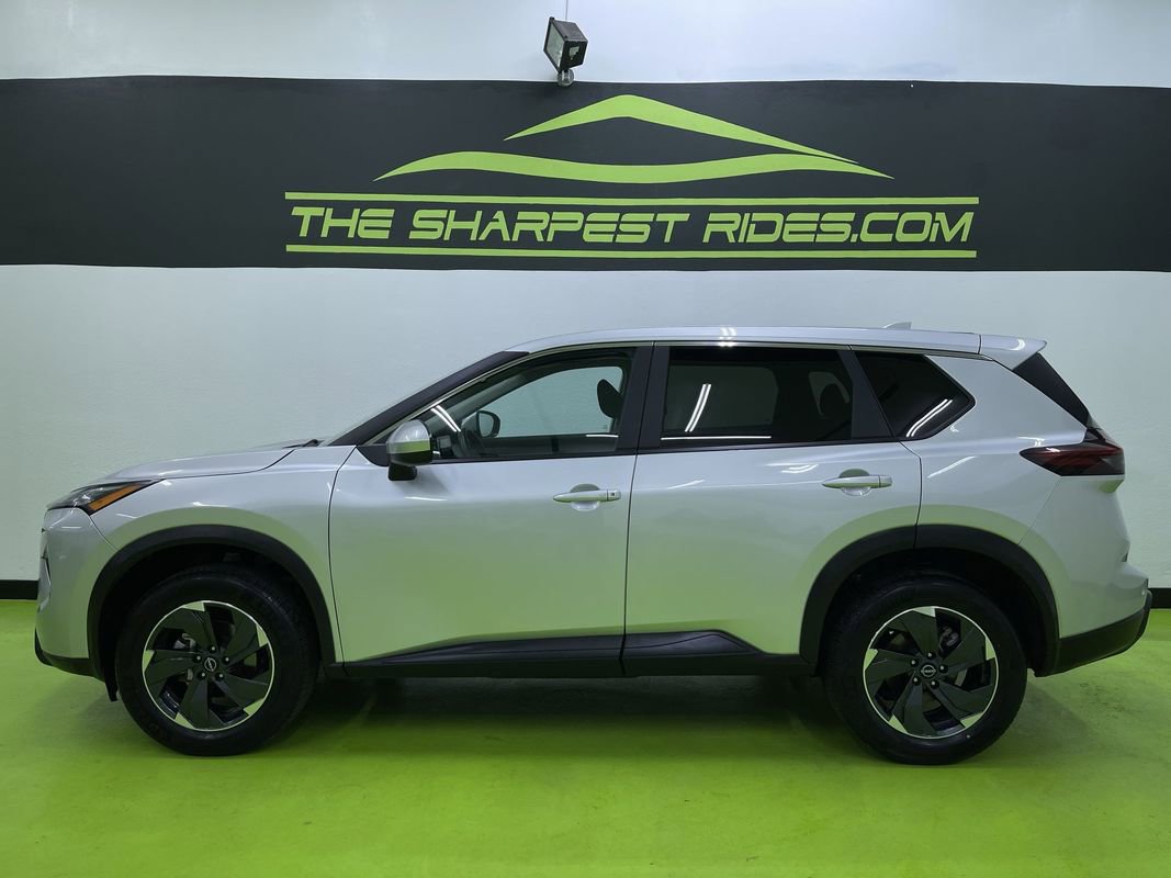 Used 2024 Nissan Rogue SV image 6