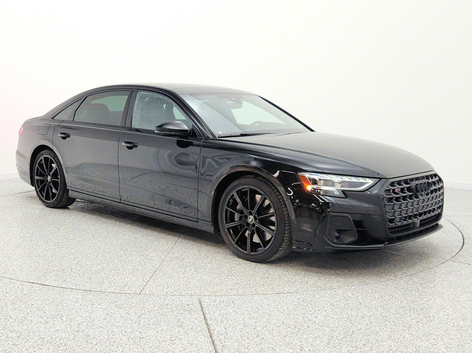 Used 2022 Audi S8 AWD/4WD image 3