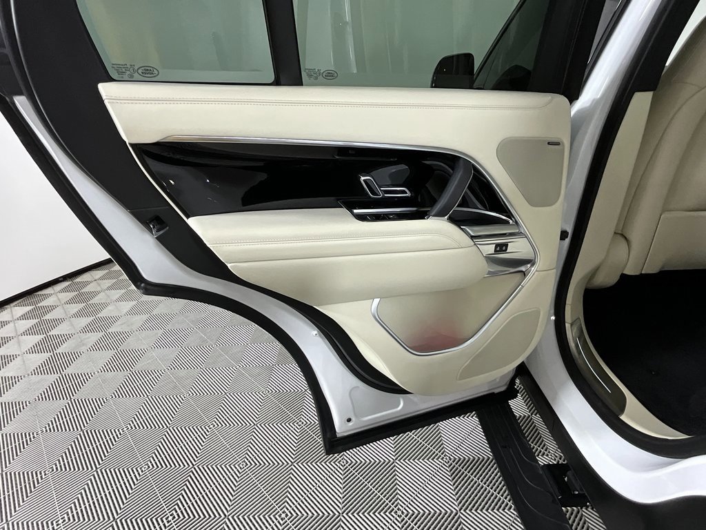 Certified 2023 Land Rover Range Rover SE image 26