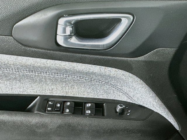 Used 2024 Jeep Compass Latitude AWD/4WD image 18