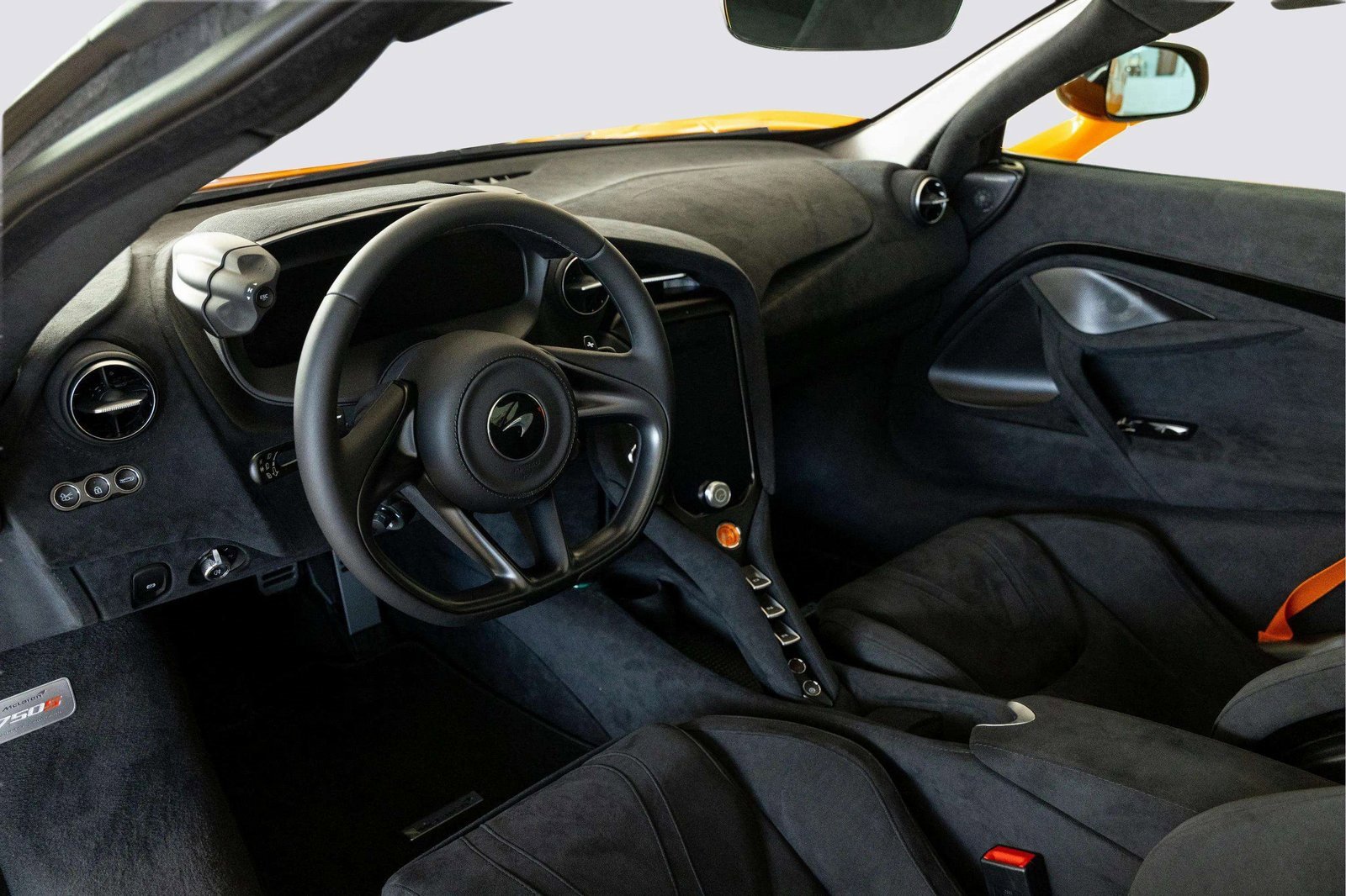 New 2025 McLaren 750S image 25