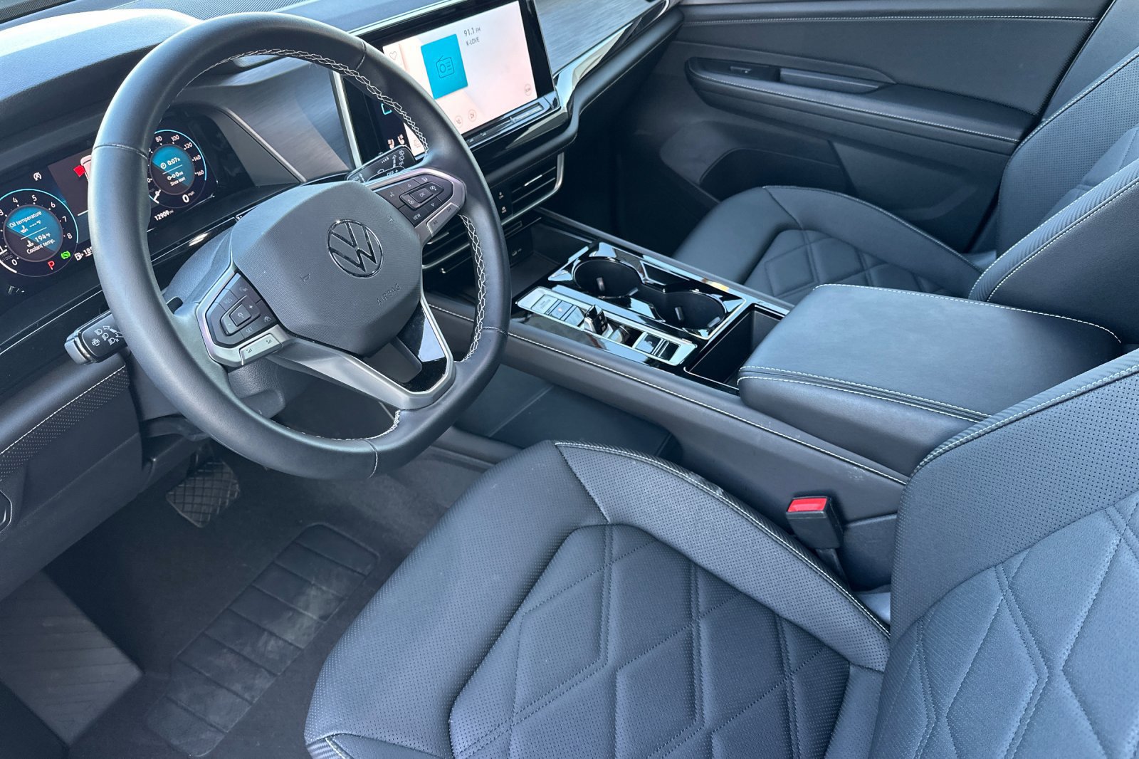 Used 2025 Volkswagen Atlas Cross Sport SE image 9