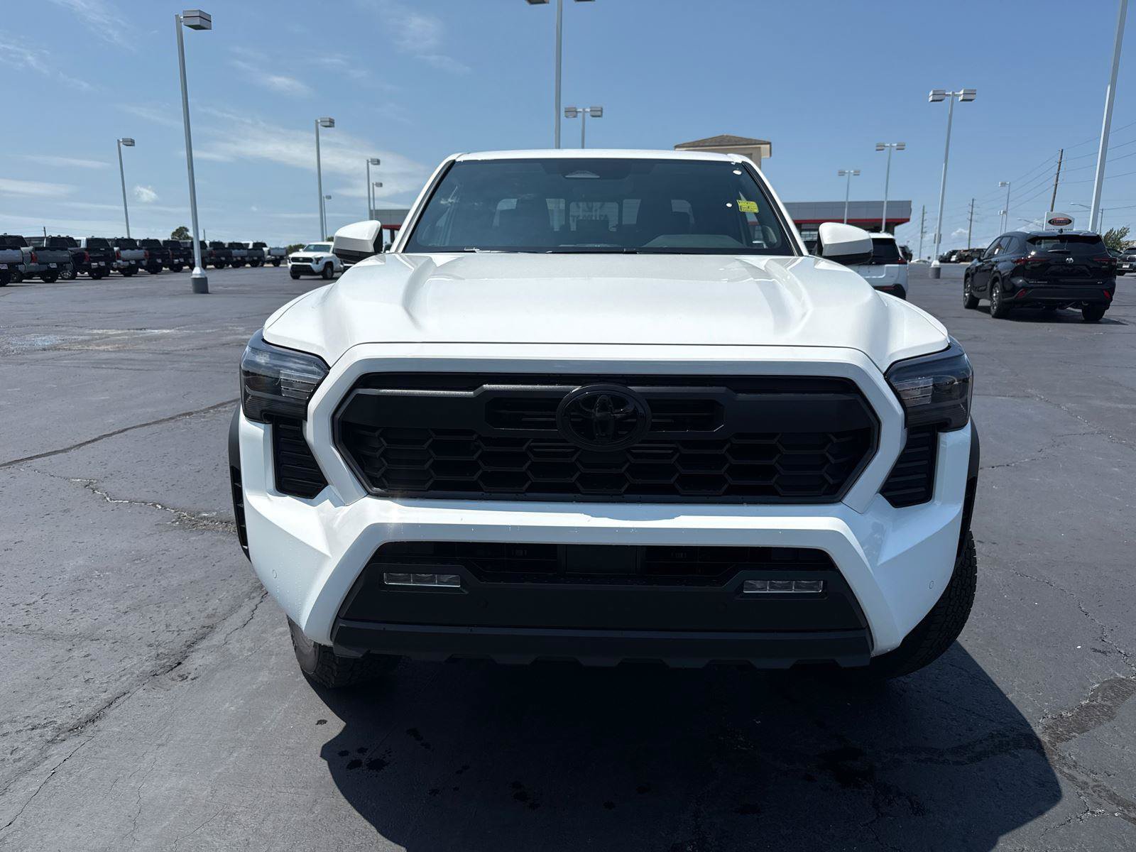 Used 2026 Toyota Tacoma TRD Off-Road w/ TRD Off Road Upgrade Package AWD/4WD image 3