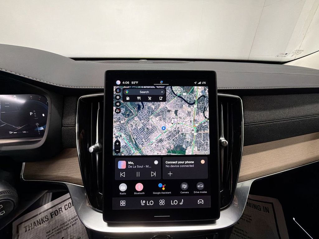 Used 2025 Volvo XC90 B6 Plus w/ Protection Package Premier image 14