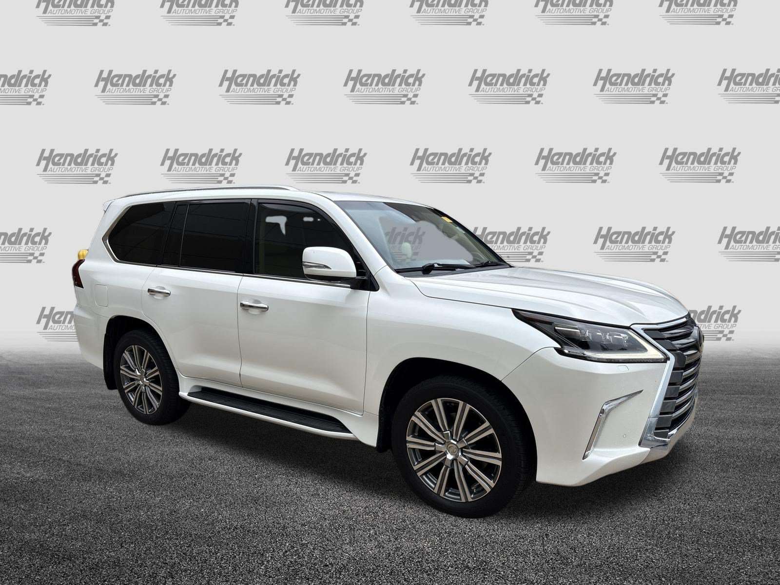 Used 2017 Lexus LX 570 4WD w/ Luxury Package image 2