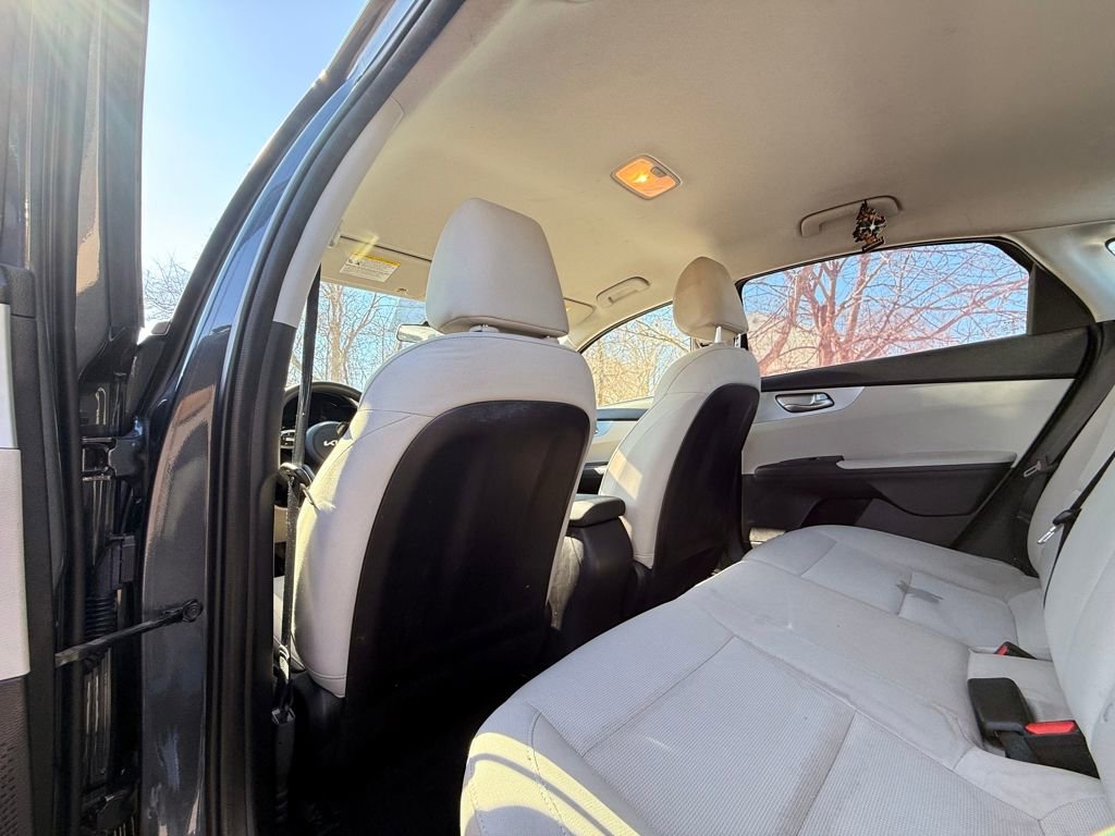 Used 2022 Kia Forte LXS w/ LXS Technology Package image 16