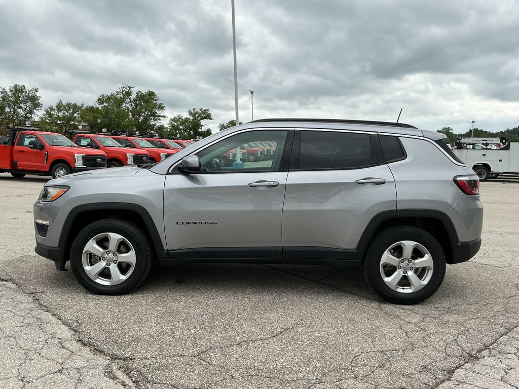 Used 2019 Jeep Compass Latitude AWD/4WD image 2