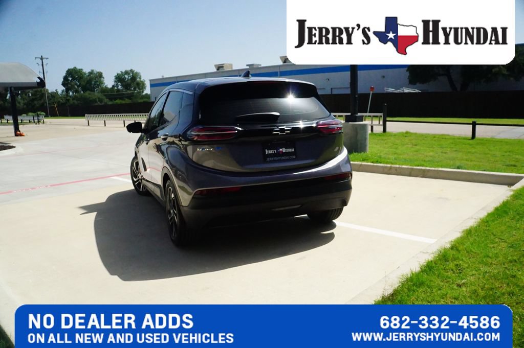 Used 2023 Chevrolet Bolt LT FWD image 6