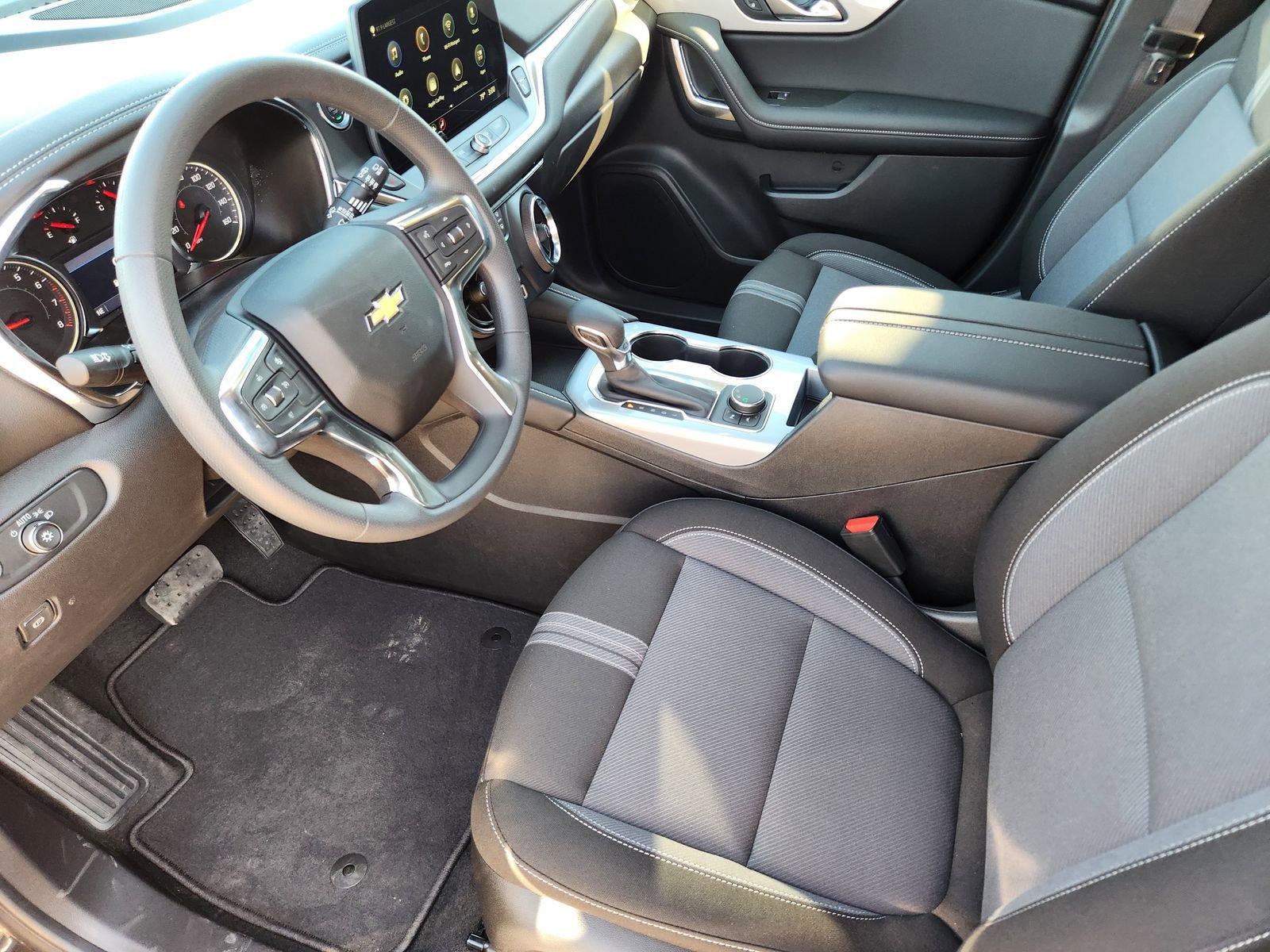 New 2026 Chevrolet Blazer LT w/ Midnight/Sport Edition FWD image 12