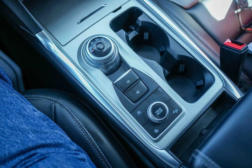 Used 2023 Ford Explorer XLT w/ Equipment Group 202A AWD/4WD image 35