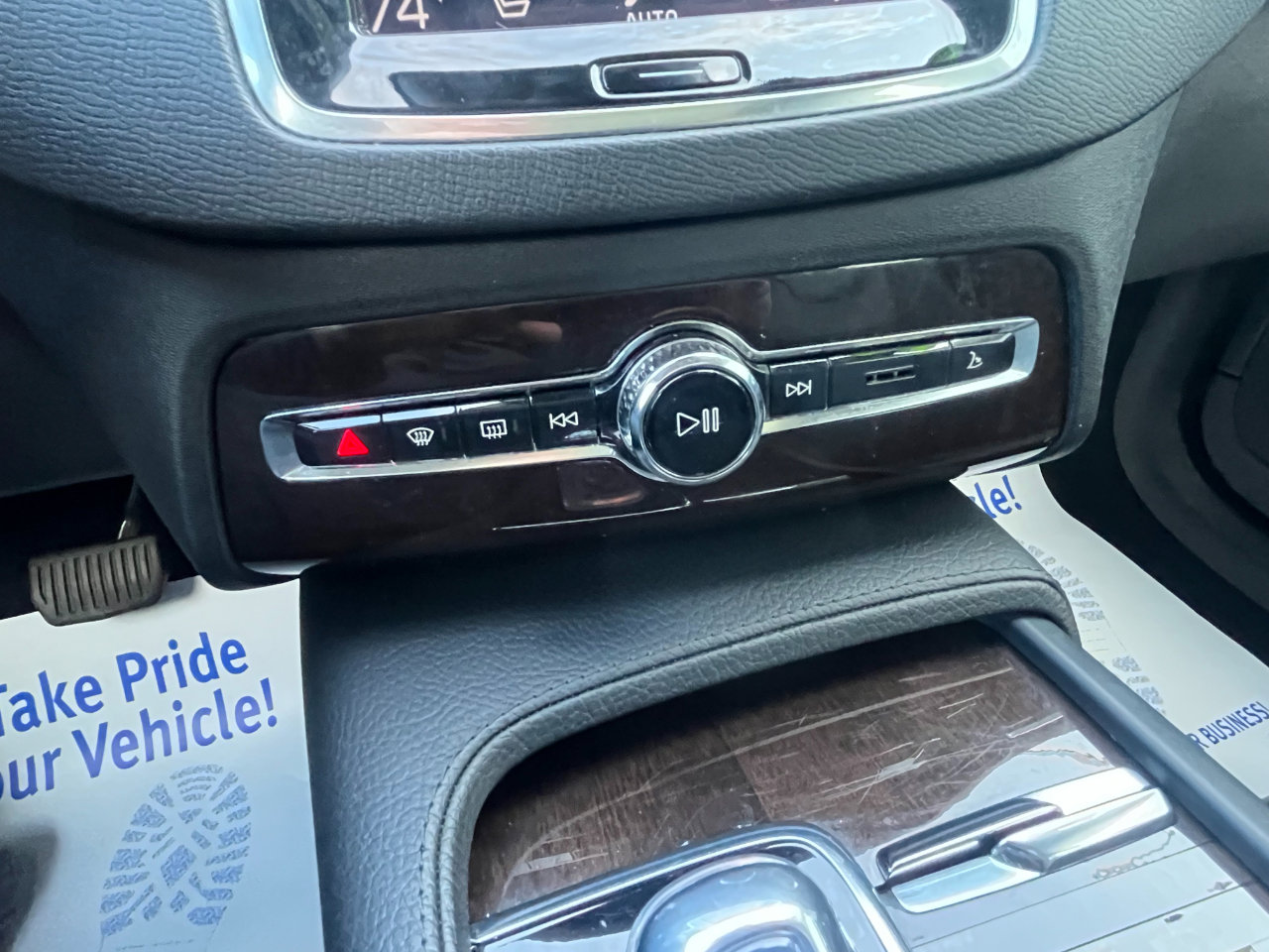 Used 2016 Volvo XC90 T8 Momentum image 37