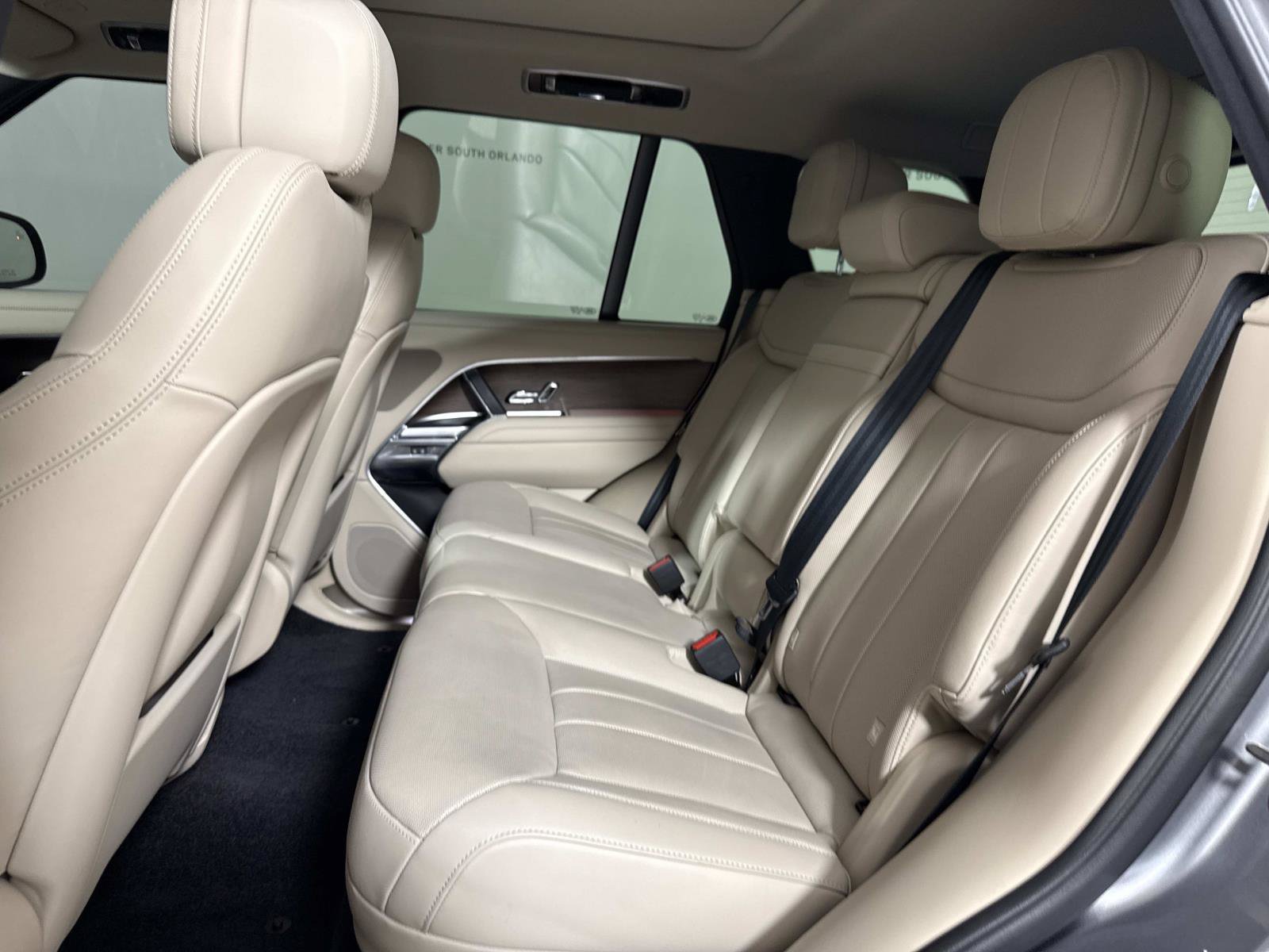 Used 2024 Land Rover Range Rover SE AWD/4WD image 14
