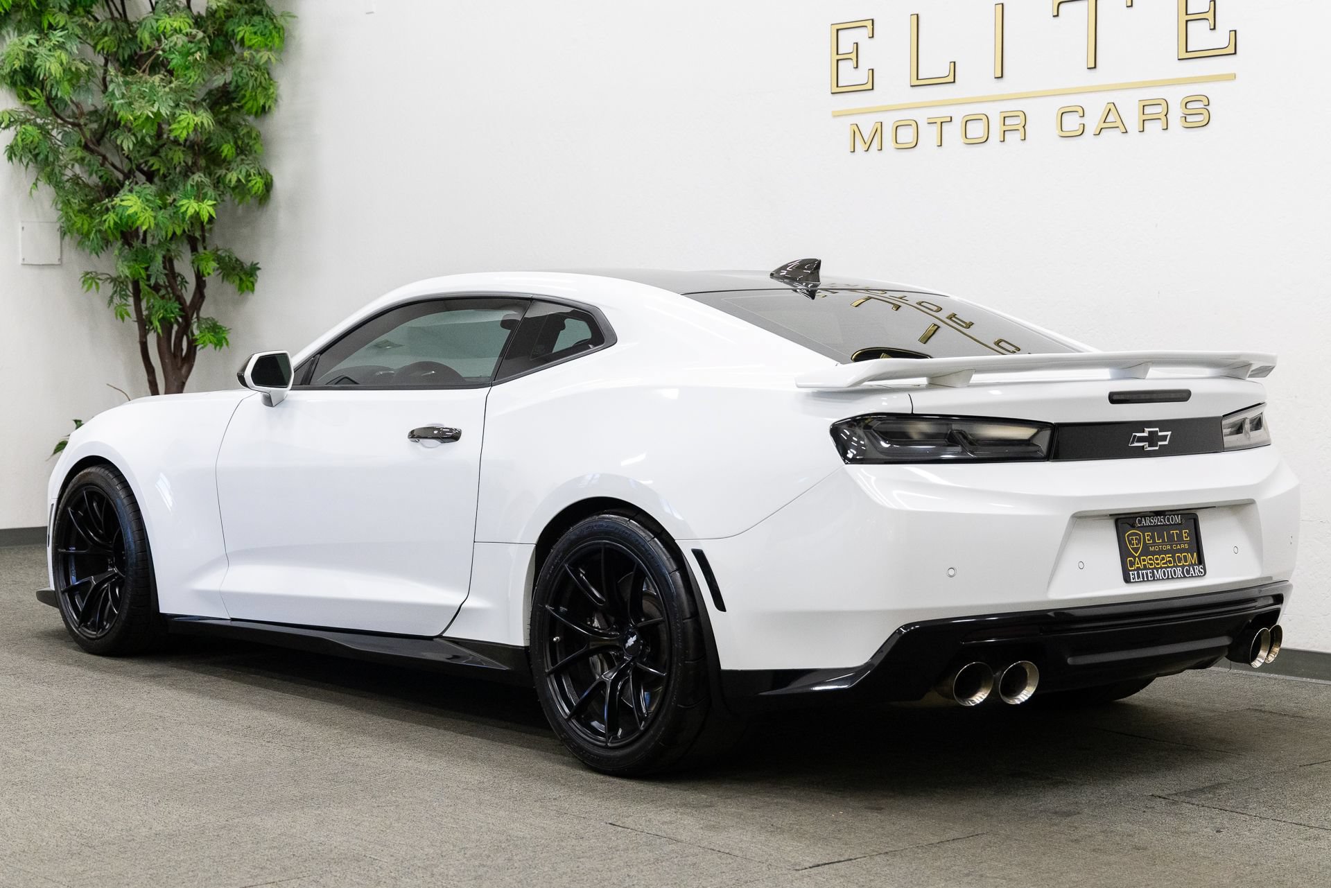Used 2018 Chevrolet Camaro ZL1 RWD image 3