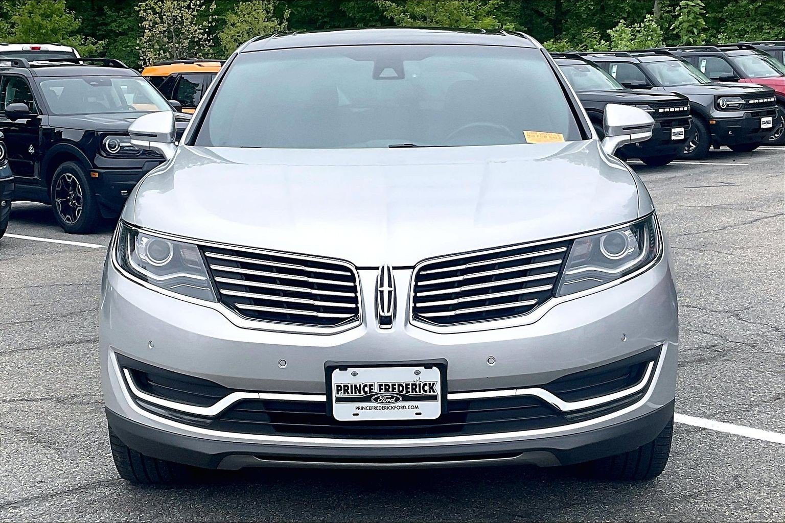 Used 2016 Lincoln MKX Reserve w/ Technology Package AWD/4WD image 2
