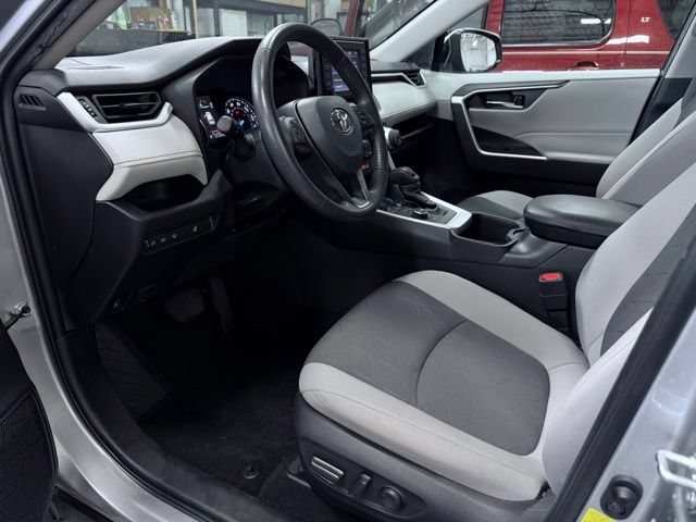 Used 2022 Toyota RAV4 XLE w/ XLE Grade Weather Package AWD/4WD image 17