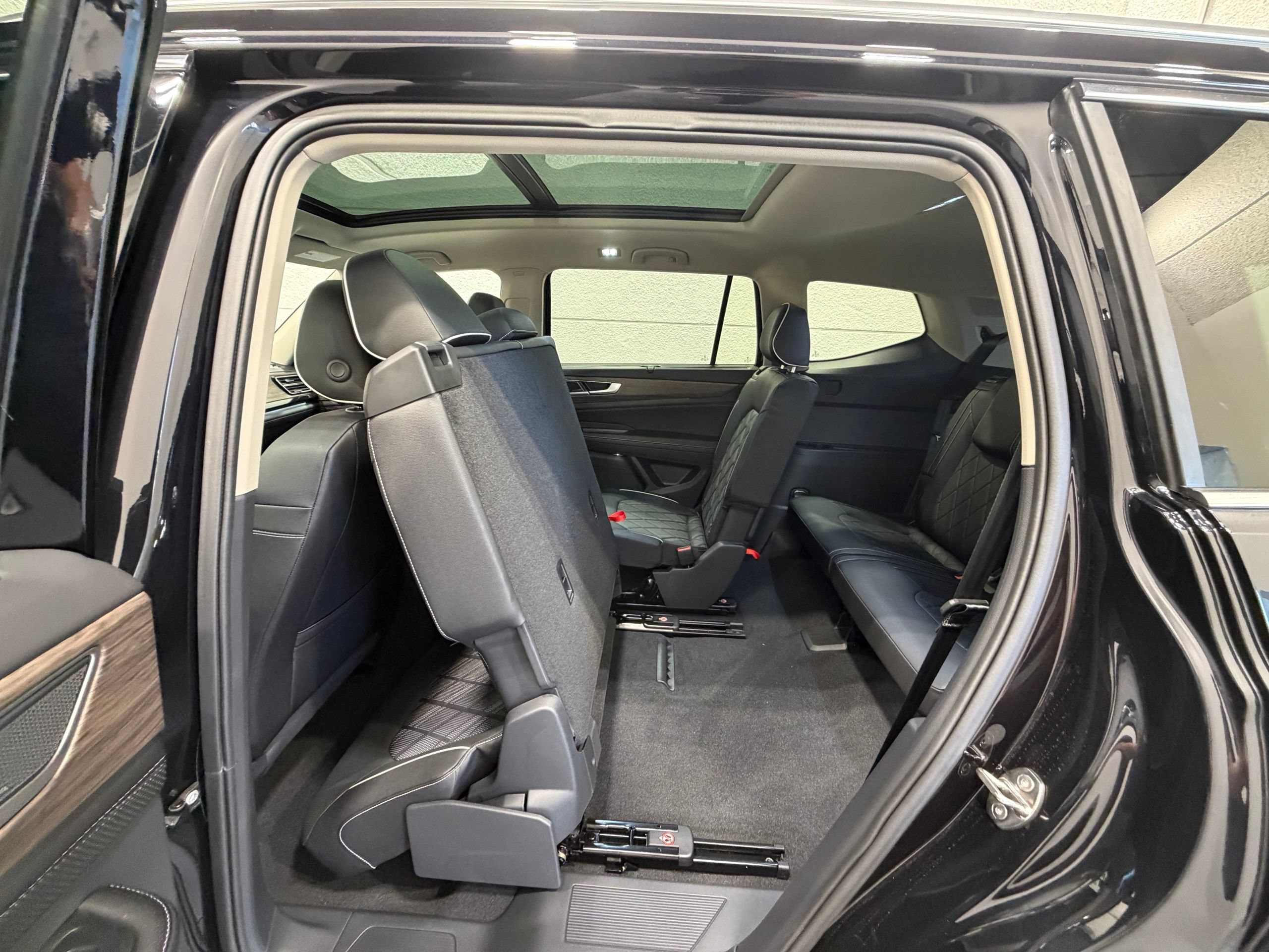 New 2026 Volkswagen Atlas SEL Premium R-Line AWD/4WD image 23