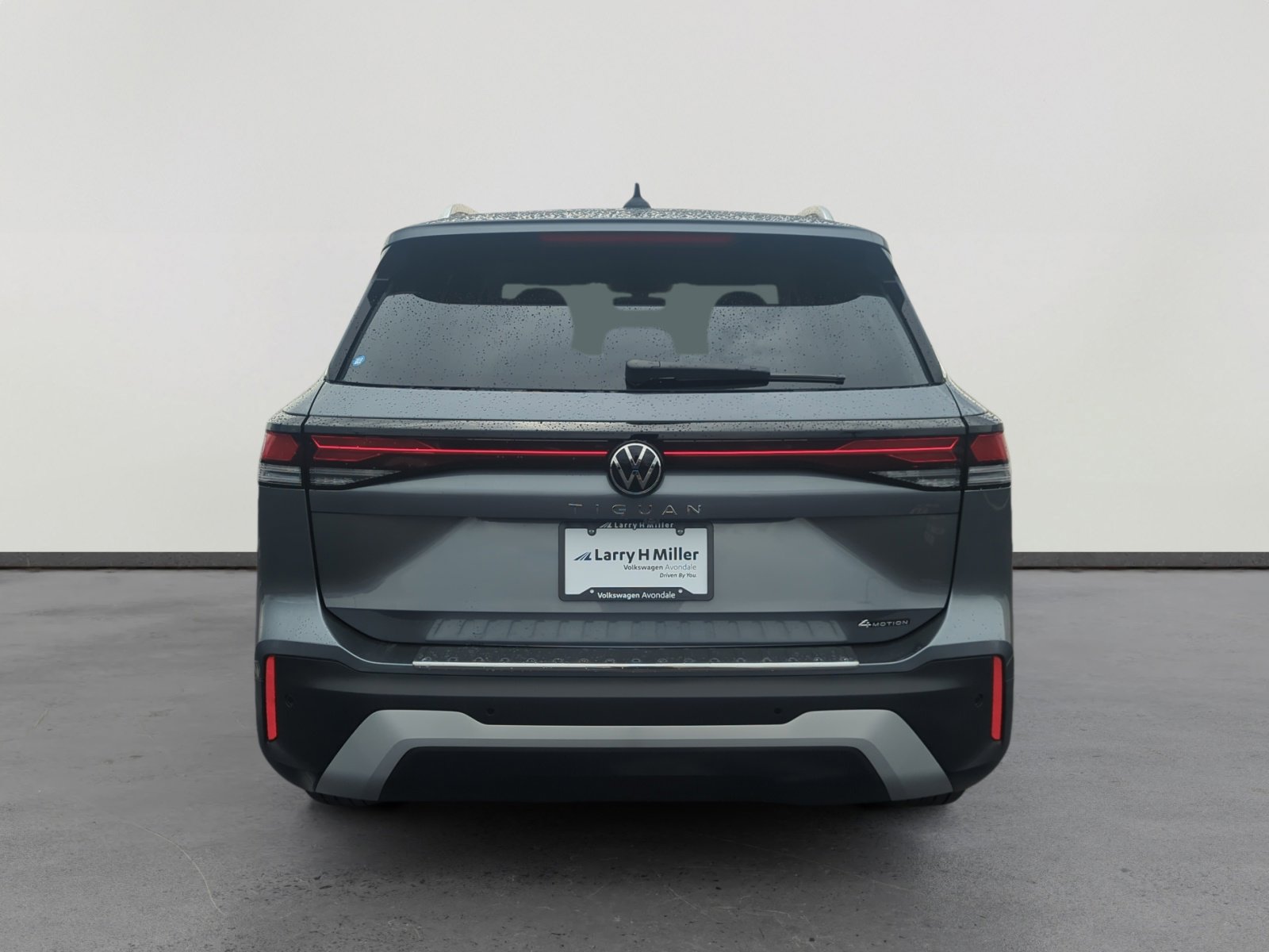 Certified 2025 Volkswagen Tiguan S w/ 18" Wheel Package image 4