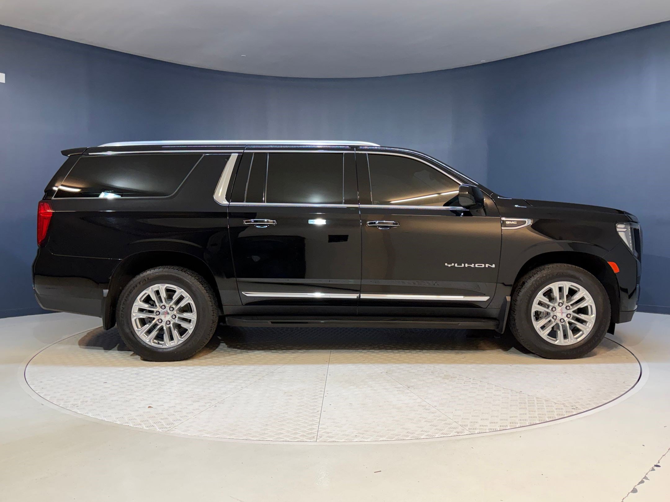Used 2022 GMC Yukon XL SLT RWD image 8