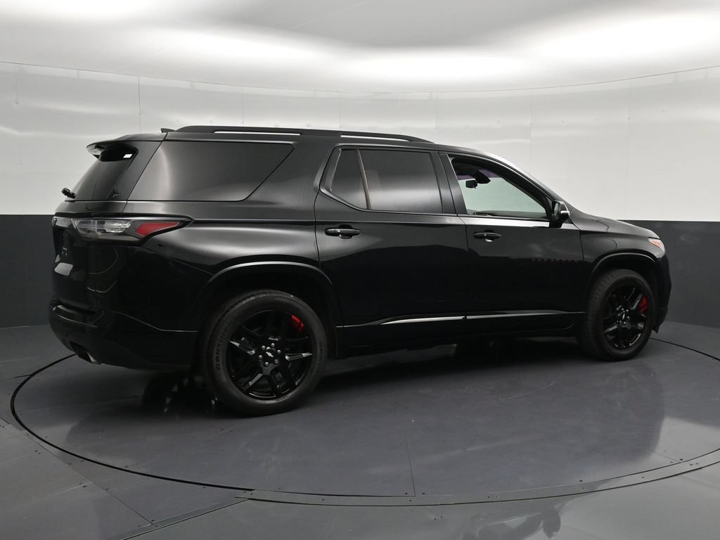 Used 2020 Chevrolet Traverse Premier w/ Redline Edition FWD image 3