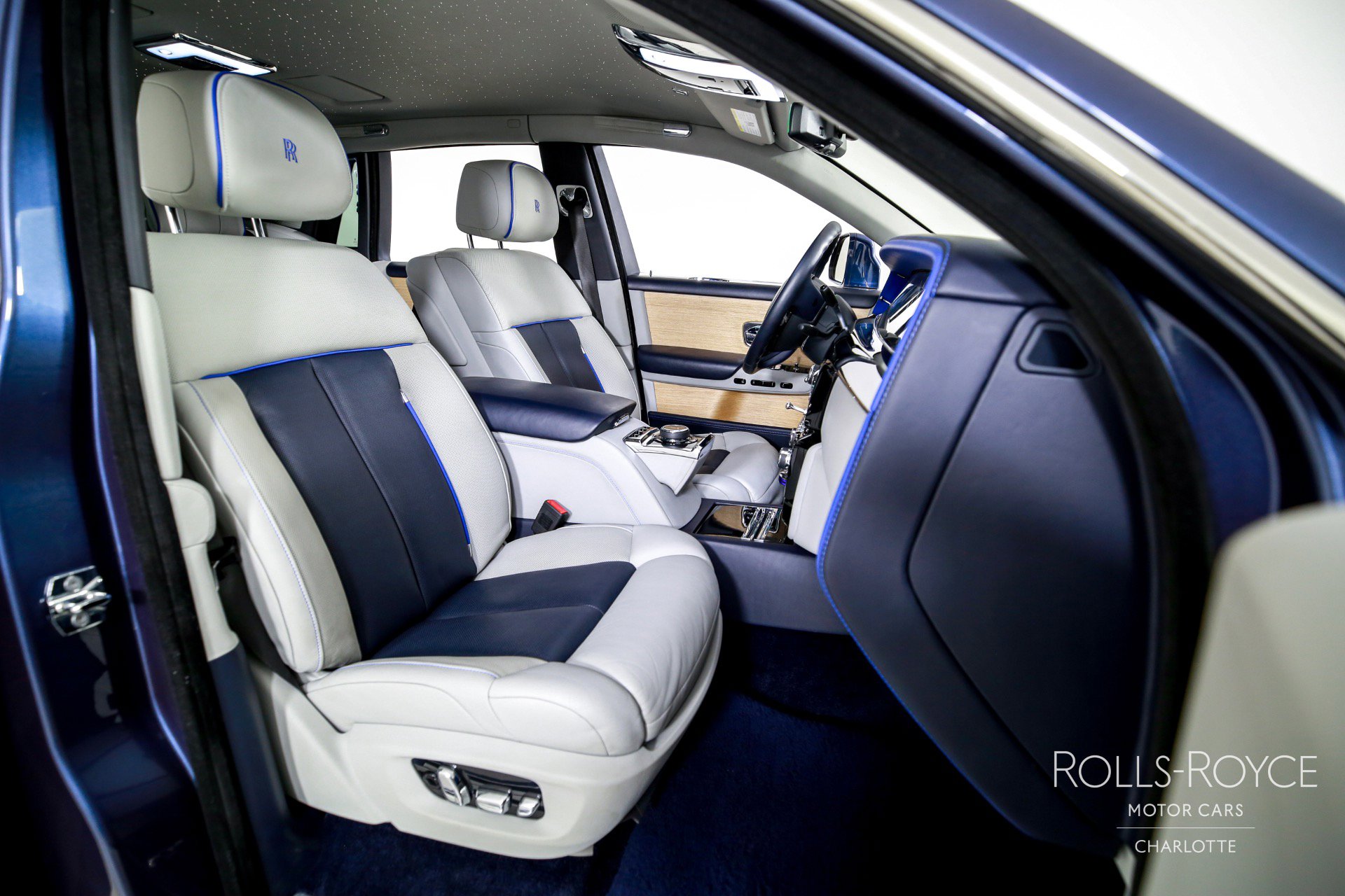 Used 2019 Rolls-Royce Phantom Sedan image 35