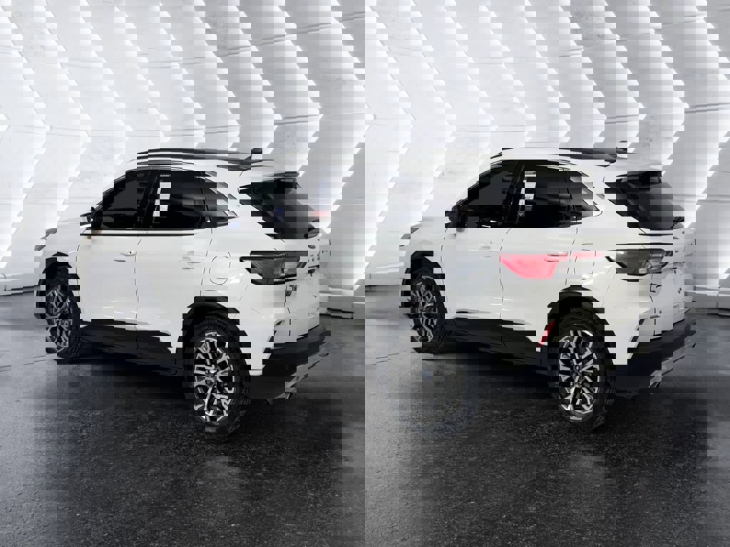 Used 2021 Ford Escape SEL w/ Technology Package image 6