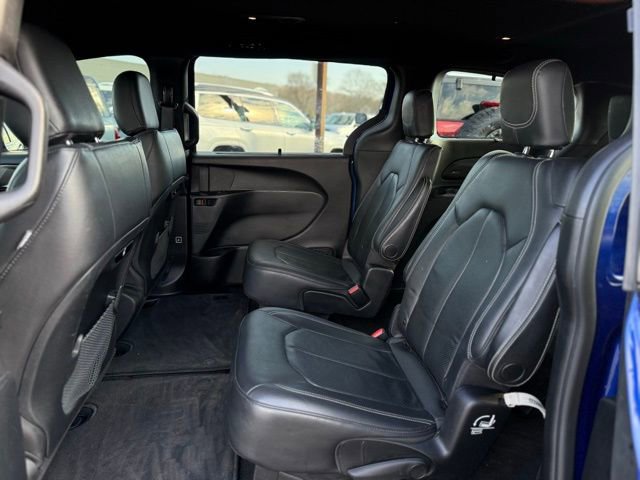 Used 2020 Chrysler Pacifica Touring-L w/ Advanced Safetytec Group image 14
