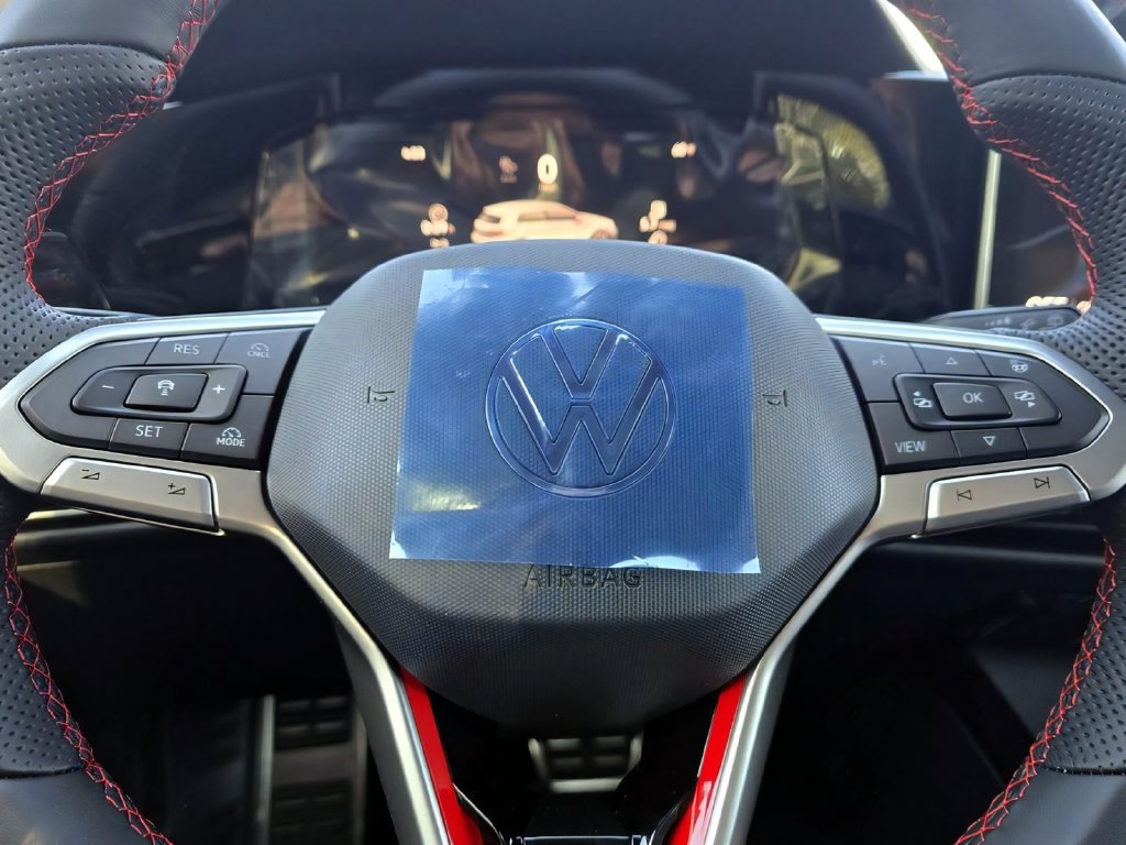 New 2026 Volkswagen GTI SE FWD image 10