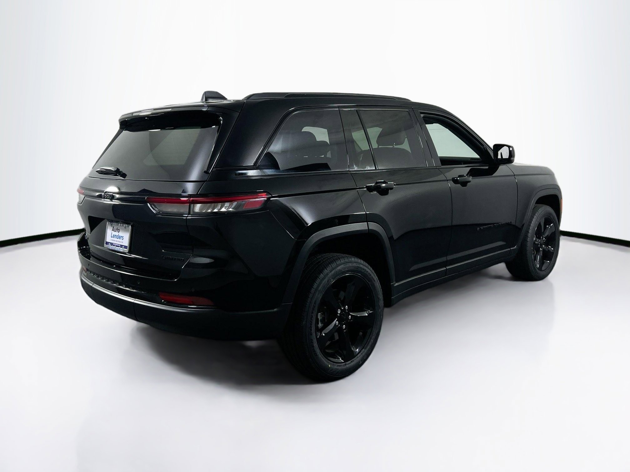 Used 2023 Jeep Grand Cherokee Limited w/ Black Appearance Package image 5