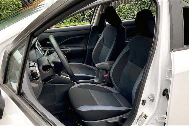 New 2025 Nissan Versa SV w/ Trunk Package image 10