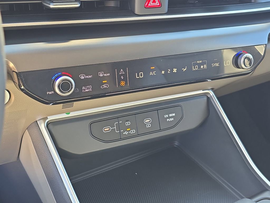 New 2026 Kia Carnival image 24