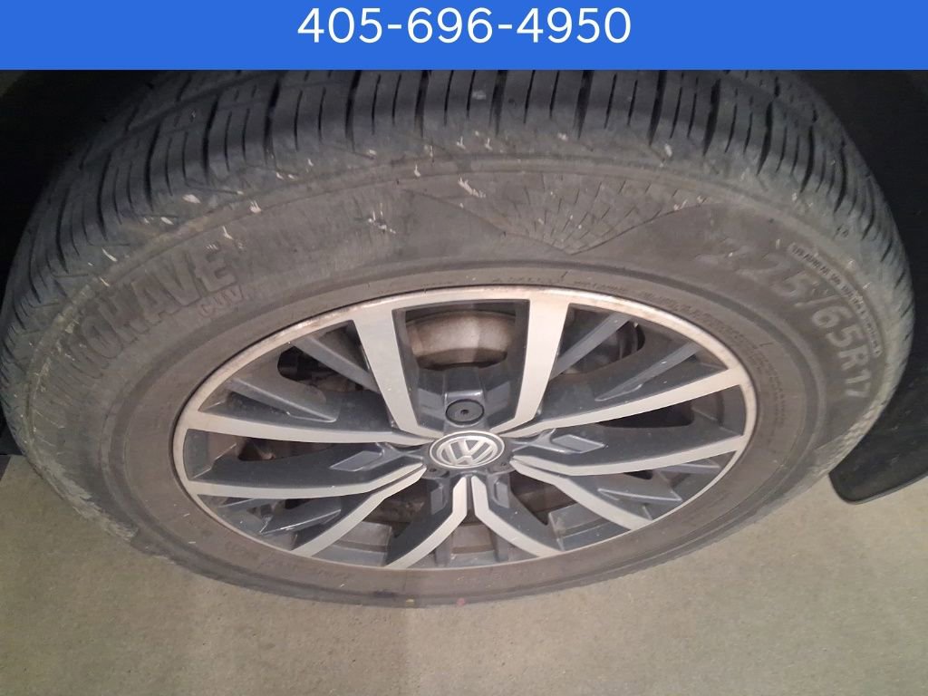 Used 2020 Volkswagen Tiguan SE image 24