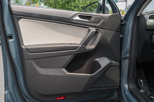 Used 2020 Volkswagen Tiguan SE w/ Panoramic Sunroof Package AWD/4WD image 31