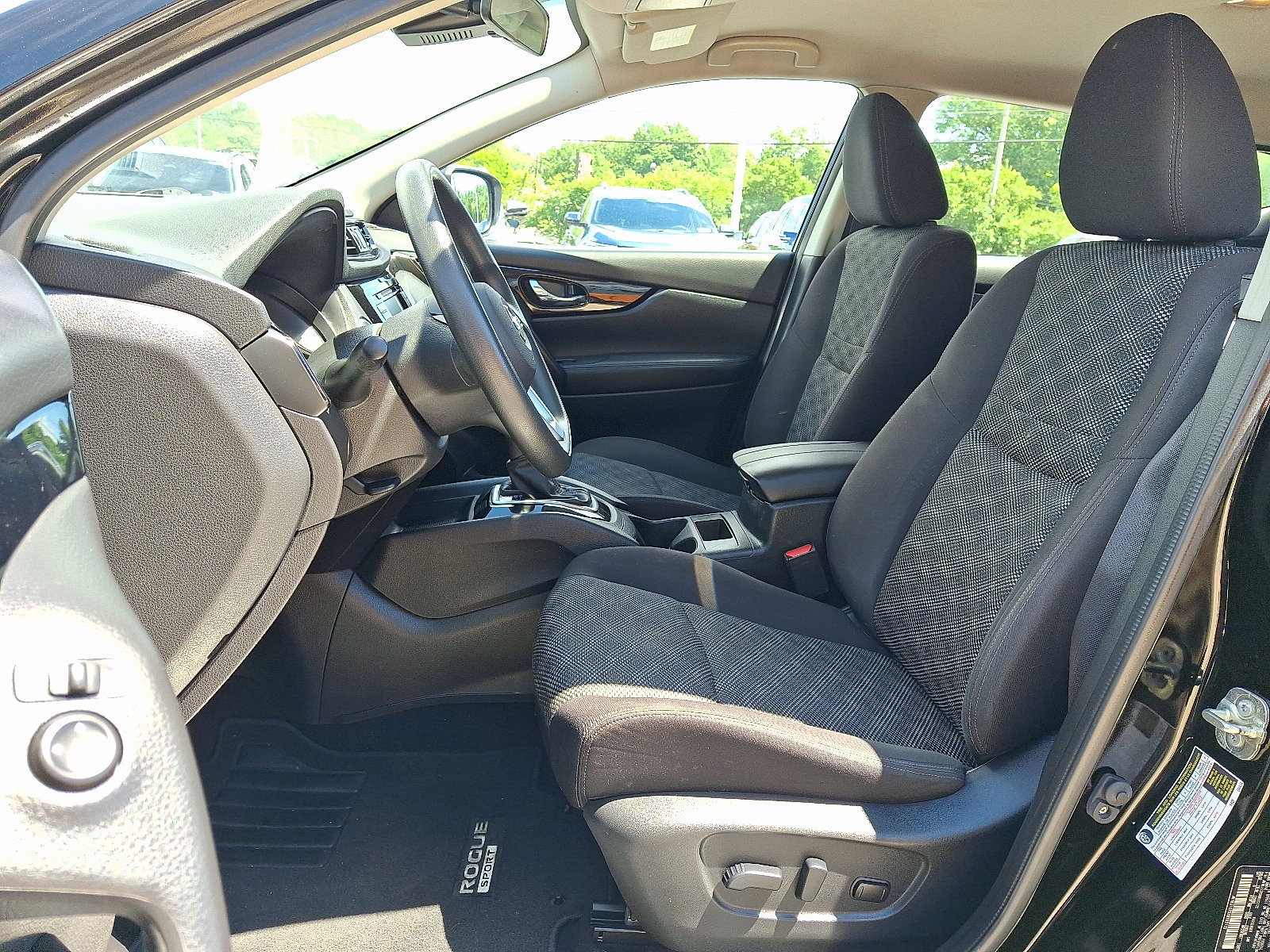 Used 2019 Nissan Rogue Sport SV AWD/4WD image 15