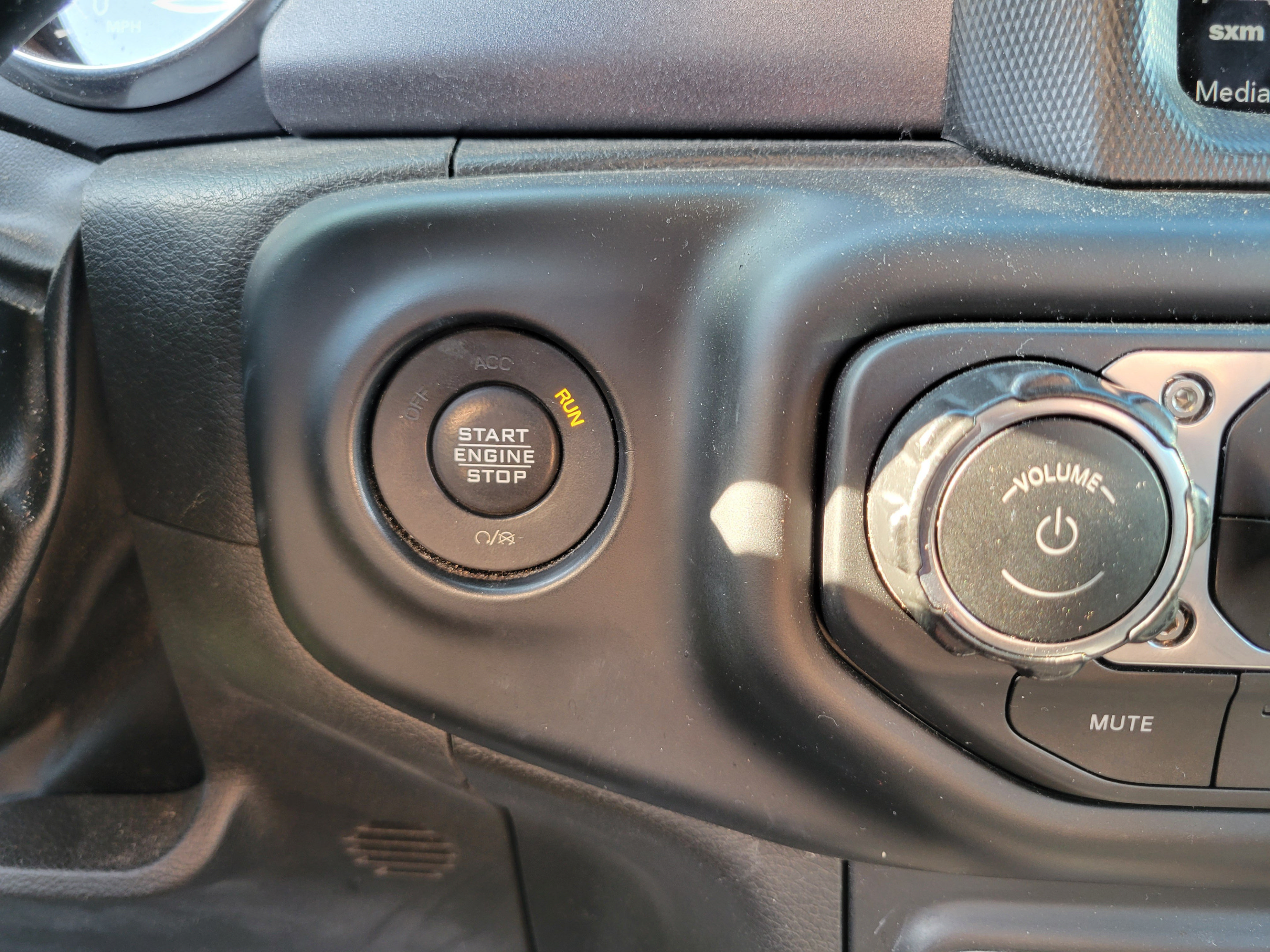 Used 2023 Jeep Gladiator Mojave w/ Trailer Tow Package AWD/4WD image 24