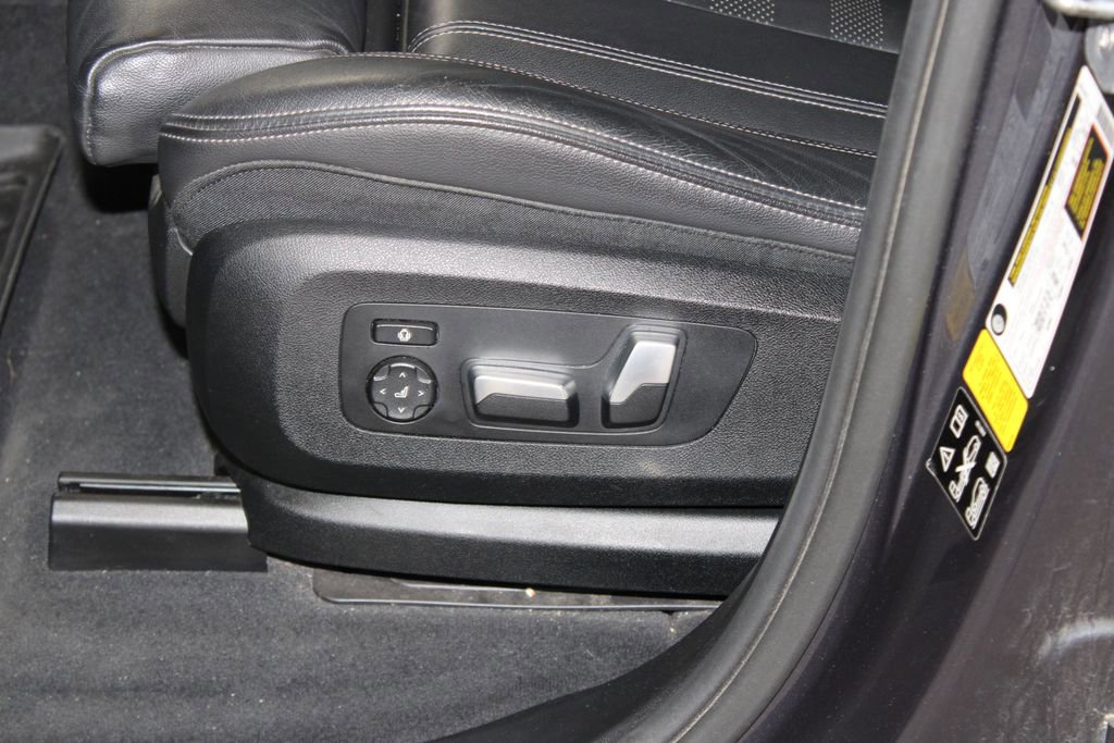 Used 2019 BMW X5 xDrive40i w/ Convenience Package AWD/4WD image 16