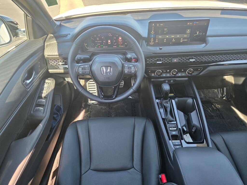 Used 2025 Honda Accord Sport image 11