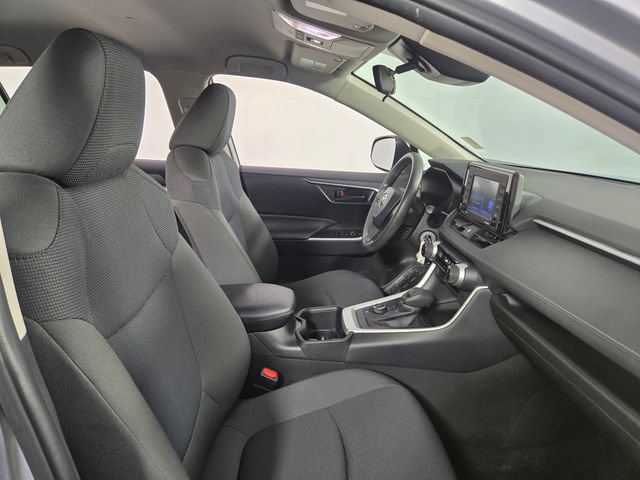 Used 2022 Toyota RAV4 LE AWD/4WD image 12