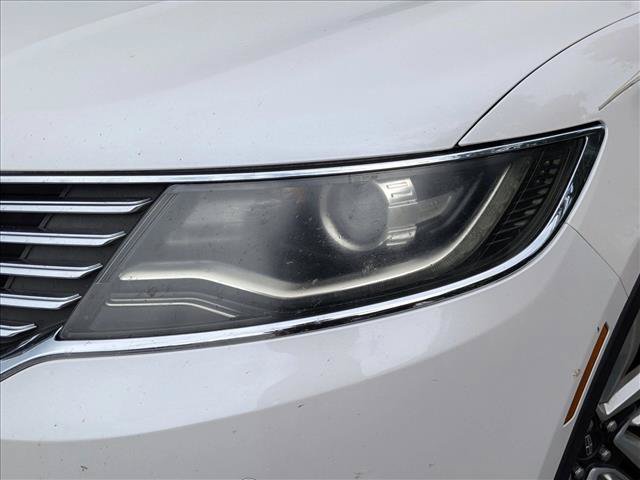 Used 2018 Lincoln MKX Reserve w/ Driver Assistance Package AWD/4WD image 2