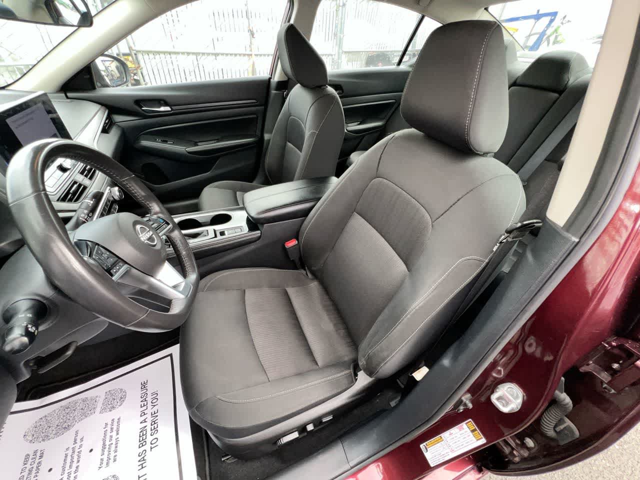 Used 2024 Nissan Altima 2.5 SV w/ SV Premium Package FWD image 11