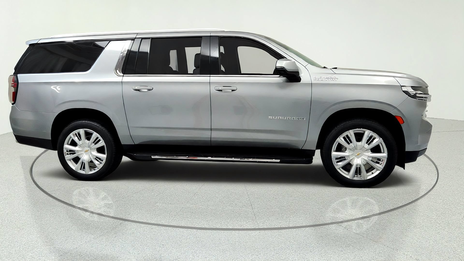 Used 2023 Chevrolet Suburban High Country AWD/4WD image 6