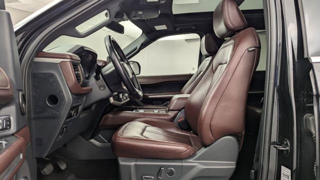 Used 2023 Ford Expedition Max Limited image 3