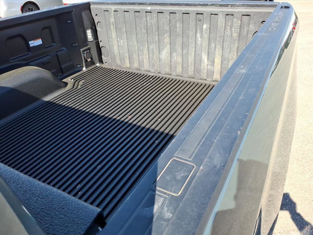Used 2025 Chevrolet Silverado 1500 LT image 13