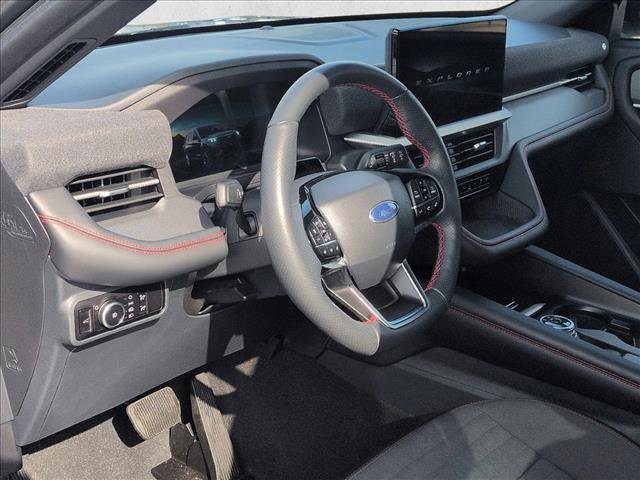 Certified 2025 Ford Explorer ST-Line w/ ST-Line Street Pack image 10