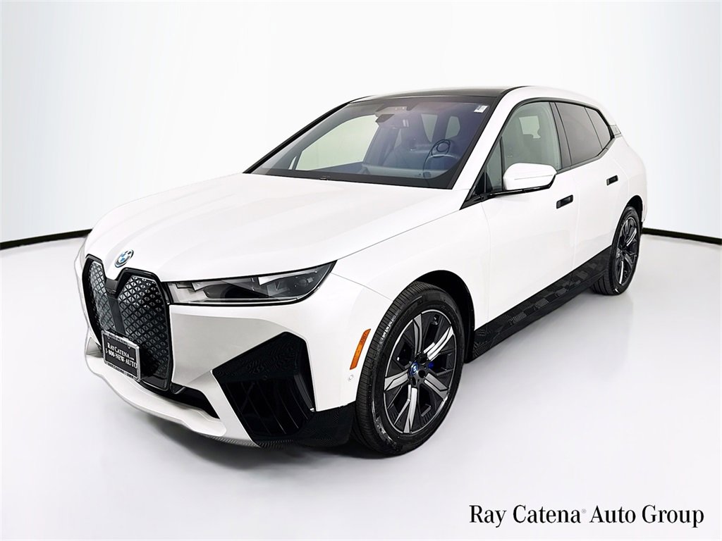 Used 2025 BMW iX xDrive50 image 3